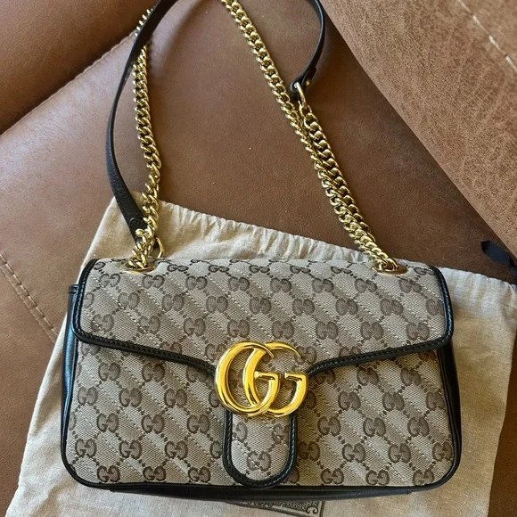 GUCCI Monogram Matelasse Diagonal Medium GG Marmont Shoulder Bag - Picture 2 of 15